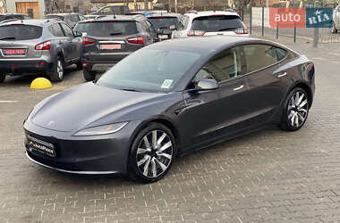 Седан Tesla Model 3 2024 в Луцке