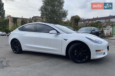 Седан Tesla Model 3 2019 в Києві