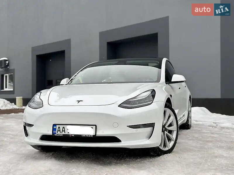 Седан Tesla Model 3 2019 в Киеве