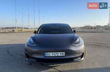 Седан Tesla Model 3 2020 в 