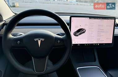 Седан Tesla Model 3 2020 в 