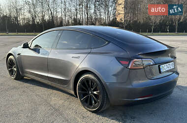 Седан Tesla Model 3 2020 в 
