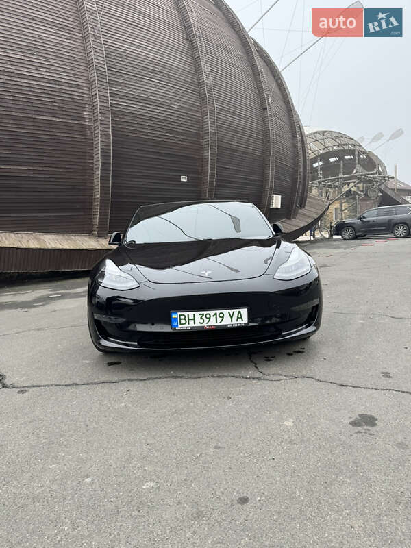 Седан Tesla Model 3 2021 в Одесі