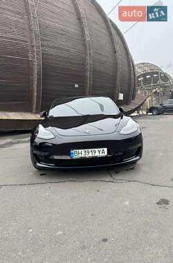 Седан Tesla Model 3 2021 в 