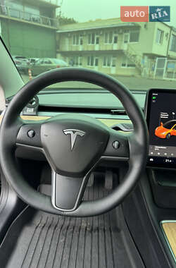 Седан Tesla Model 3 2021 в 