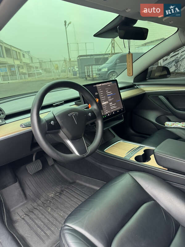 Седан Tesla Model 3 2021 в Одесі
