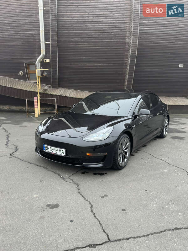 Седан Tesla Model 3 2021 в Одесі