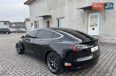 Седан Tesla Model 3 2019 в 