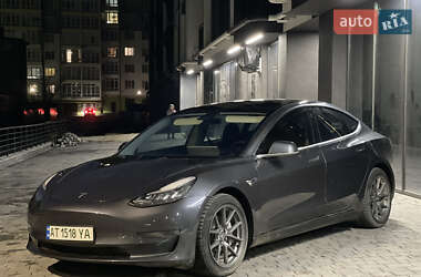 Седан Tesla Model 3 2019 в Івано-Франківську