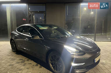 Седан Tesla Model 3 2019 в 