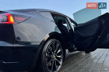 Седан Tesla Model 3 2018 в Луцке