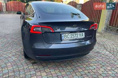 Седан Tesla Model 3 2018 в Львові