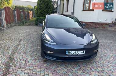 Седан Tesla Model 3 2018 в Львові