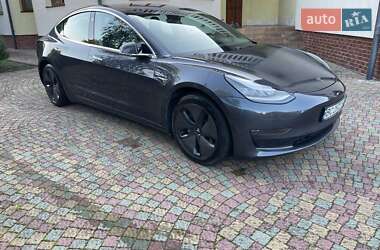 Седан Tesla Model 3 2018 в Львові