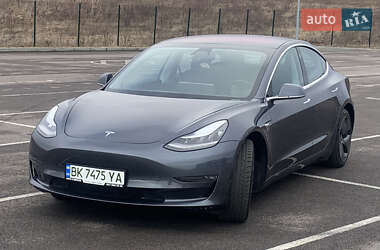 Седан Tesla Model 3 2019 в Рівному