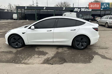 Седан Tesla Model 3 2020 в 