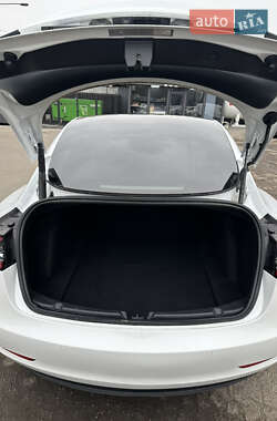 Седан Tesla Model 3 2020 в 