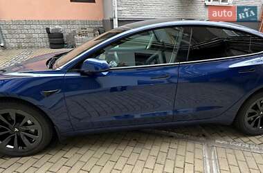 Седан Tesla Model 3 2022 в Днепре