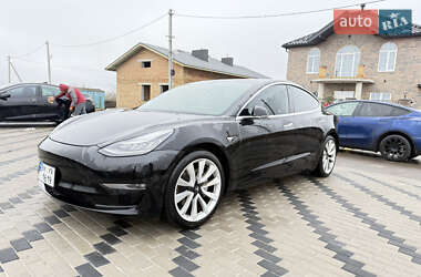 Седан Tesla Model 3 2020 в Рівному