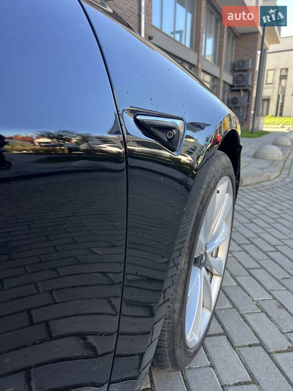 Седан Tesla Model 3 2019 в Львові