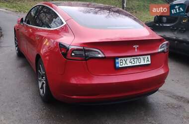 Седан Tesla Model 3 2018 в 