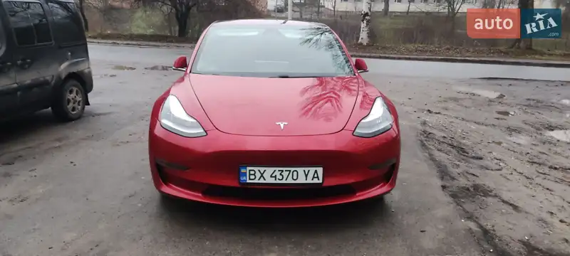 Седан Tesla Model 3 2018 в 