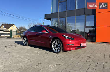 Седан Tesla Model 3 2018 в Львові