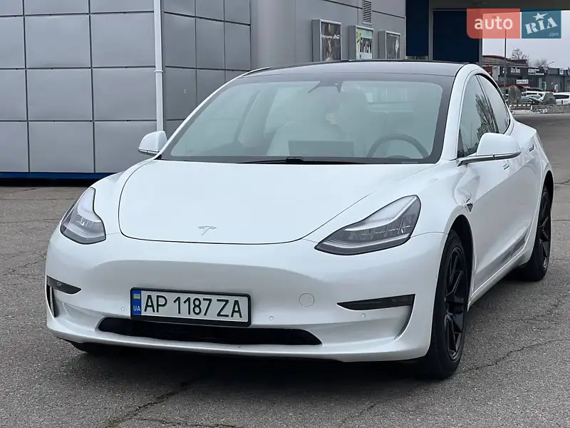 Tesla Model 3 2020