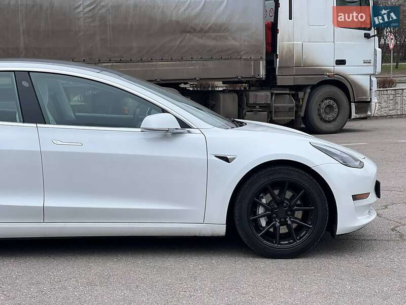 Седан Tesla Model 3 2020 в Запорожье