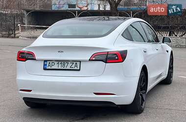 Седан Tesla Model 3 2020 в 