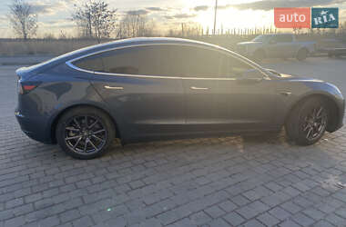 Седан Tesla Model 3 2019 в 
