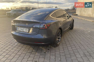 Седан Tesla Model 3 2019 в 