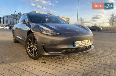 Седан Tesla Model 3 2019 в 