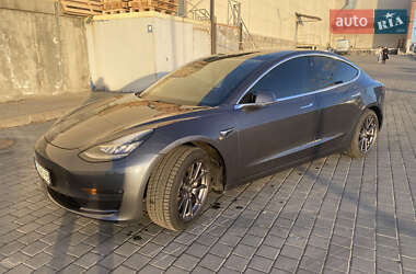 Седан Tesla Model 3 2019 в 