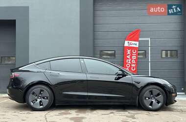 Седан Tesla Model 3 2022 в Киеве