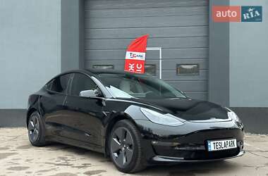 Седан Tesla Model 3 2022 в Киеве