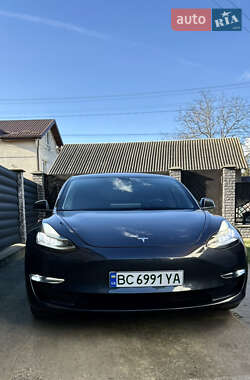 Седан Tesla Model 3 2019 в Львові