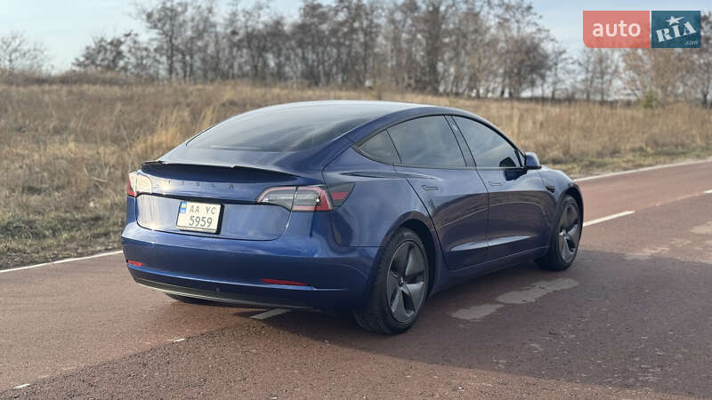Седан Tesla Model 3 2021 в Києві