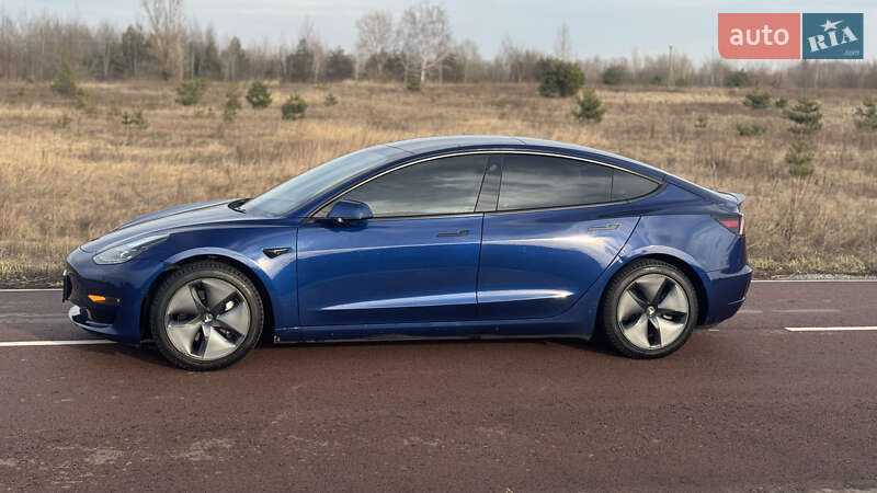 Седан Tesla Model 3 2021 в Києві