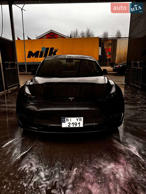Tesla Model 3 2023