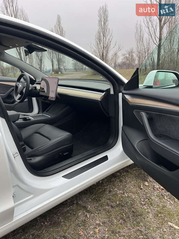Седан Tesla Model 3 2021 в Каменском
