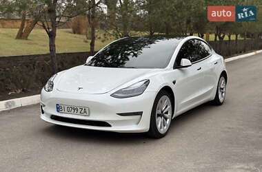 Седан Tesla Model 3 2022 в Киеве