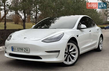 Седан Tesla Model 3 2022 в Киеве