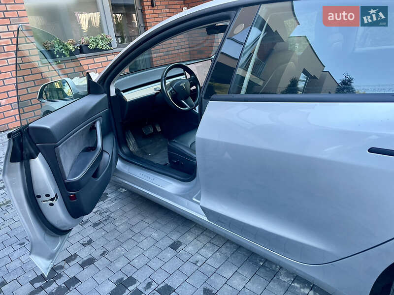 Седан Tesla Model 3 2018 в Львове