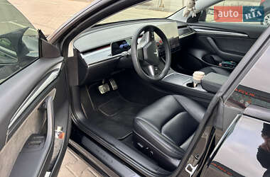 Седан Tesla Model 3 2021 в 