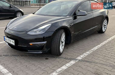 Седан Tesla Model 3 2021 в 