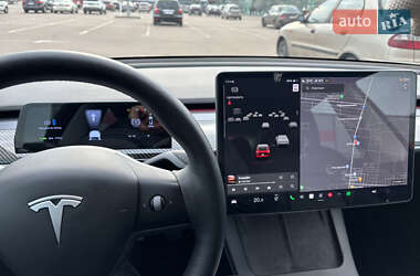 Седан Tesla Model 3 2021 в 