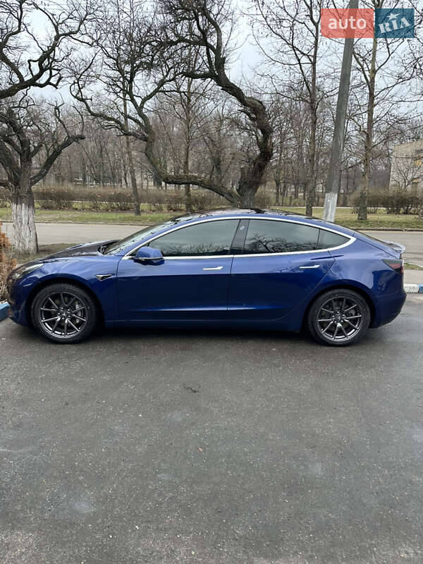 Седан Tesla Model 3 2018 в Одесі