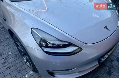 Седан Tesla Model 3 2018 в Львові