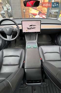 Седан Tesla Model 3 2022 в 